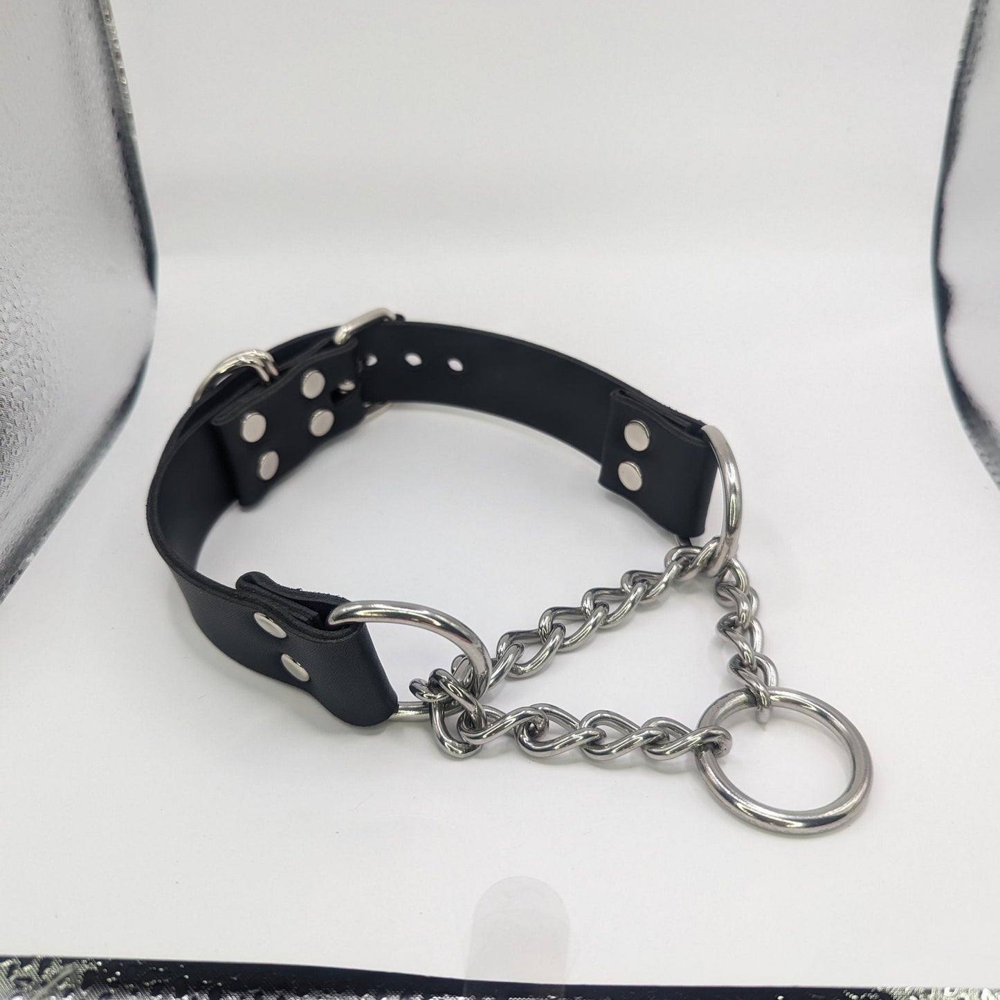 Silver // Black Martingale Choker