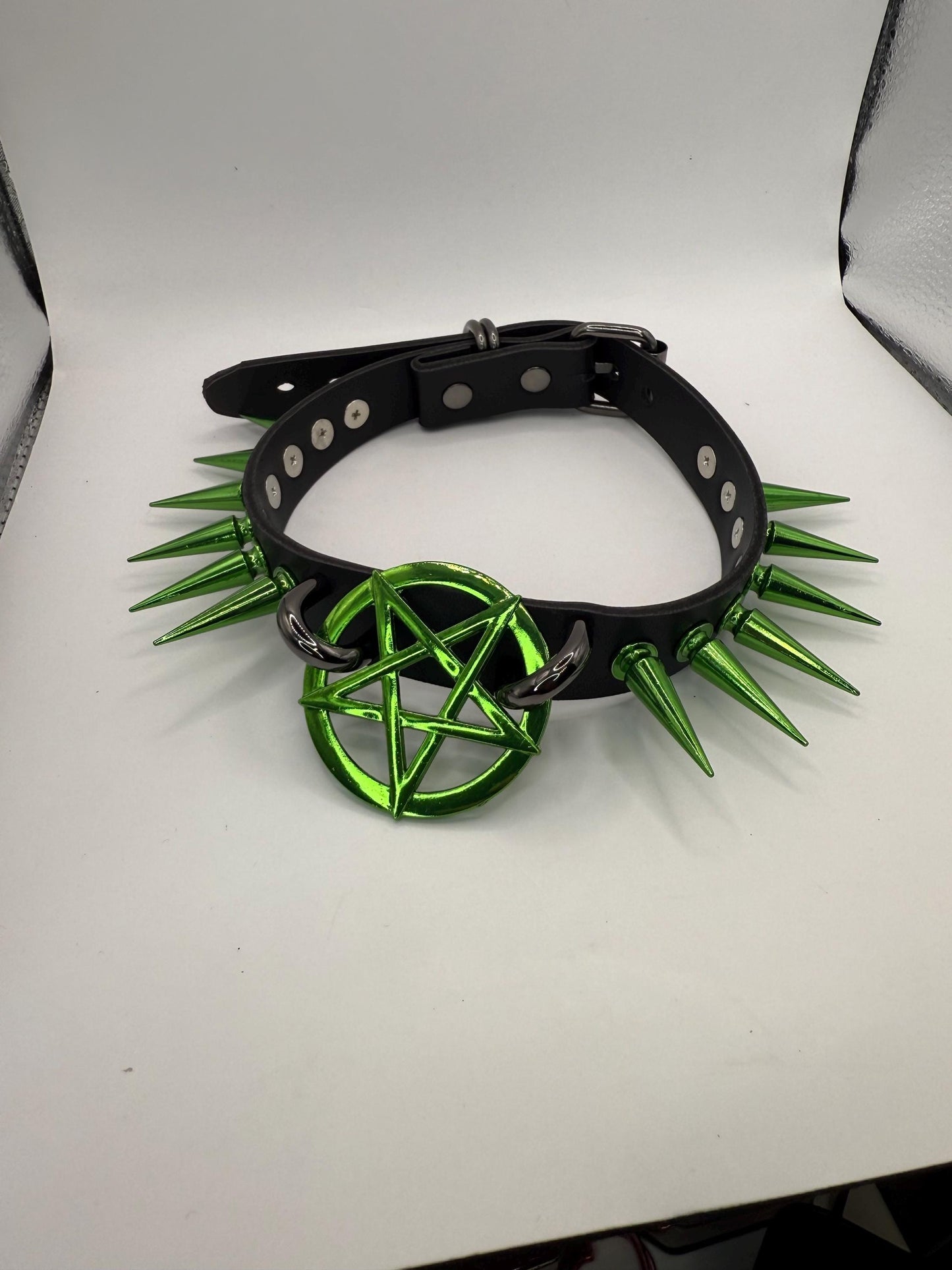 Thin Pentagram Spiked Choker