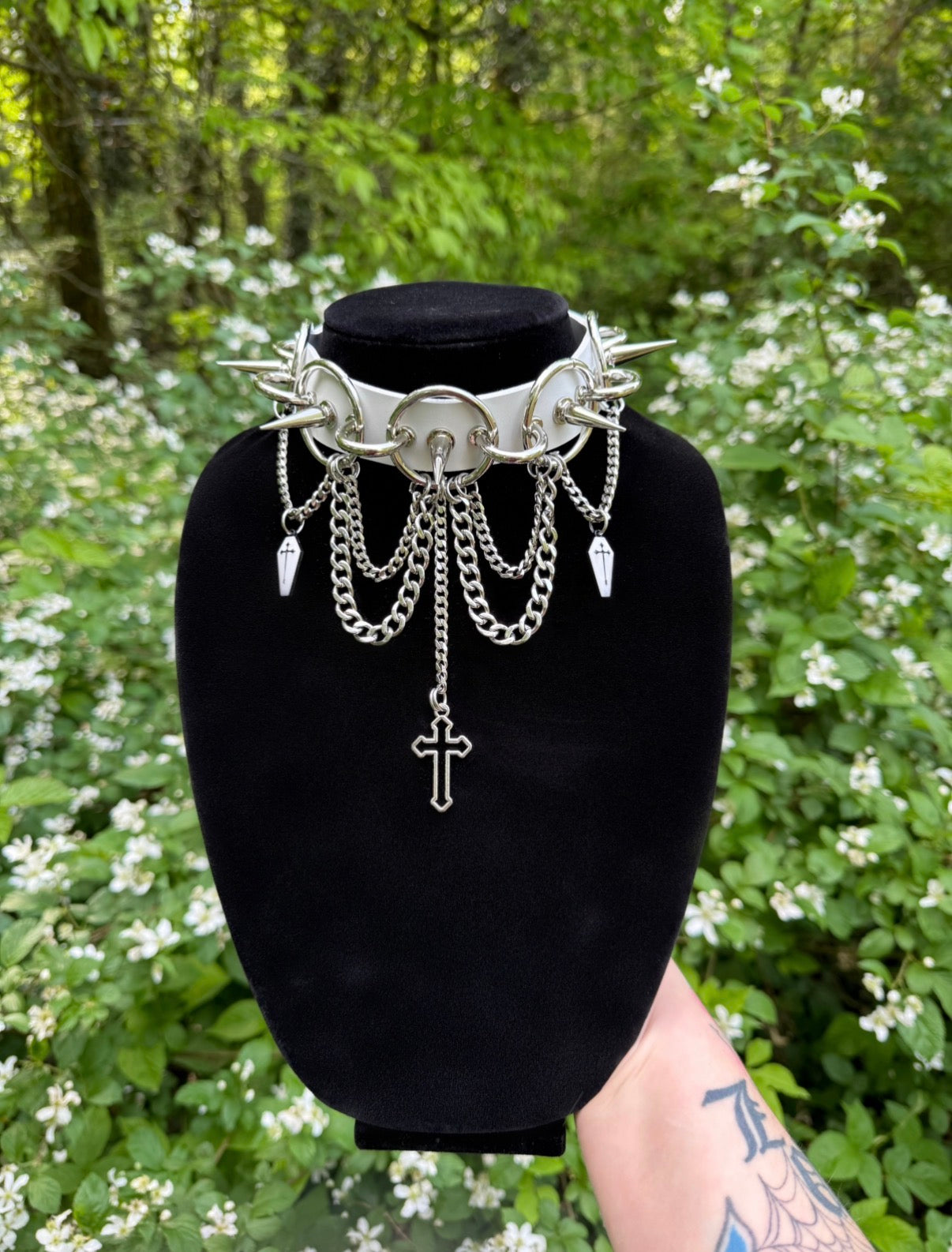 “Eulogy” Collar — Black or White