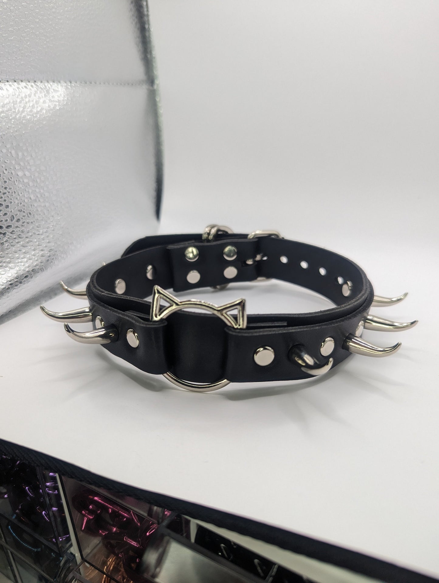 "Claws Out" Collar