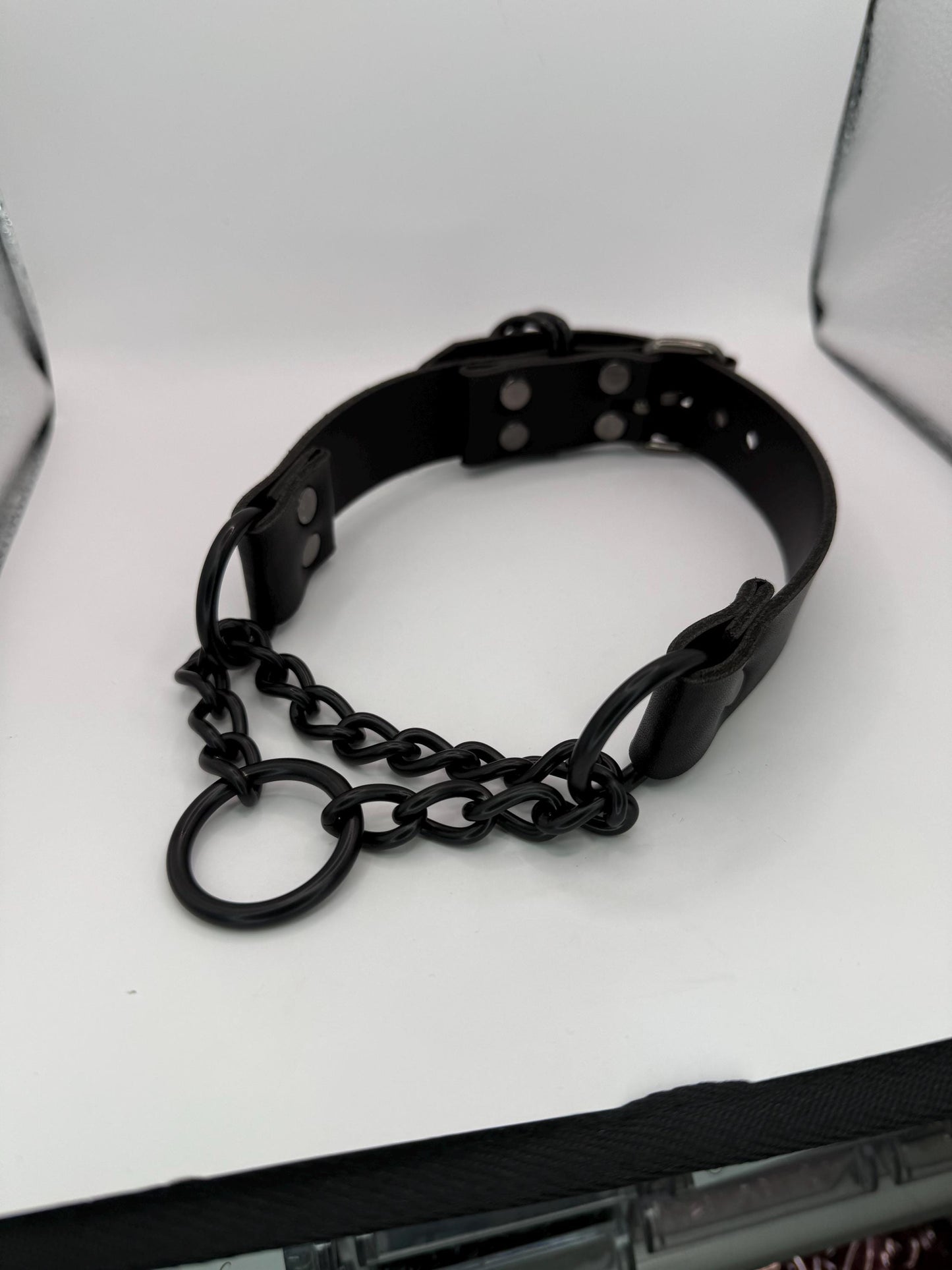 Black Martingale Choker