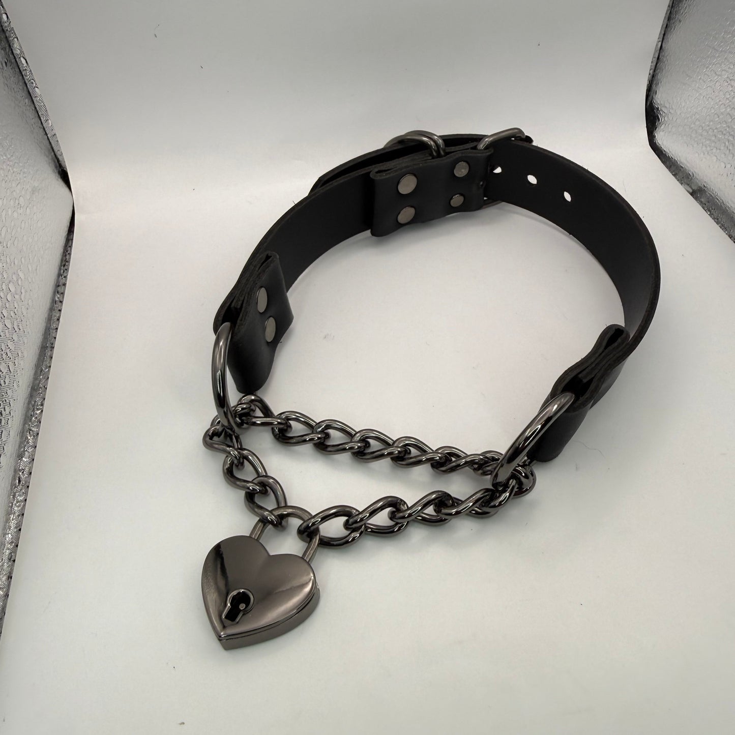 Padlock Chokers - Metallic Heart
