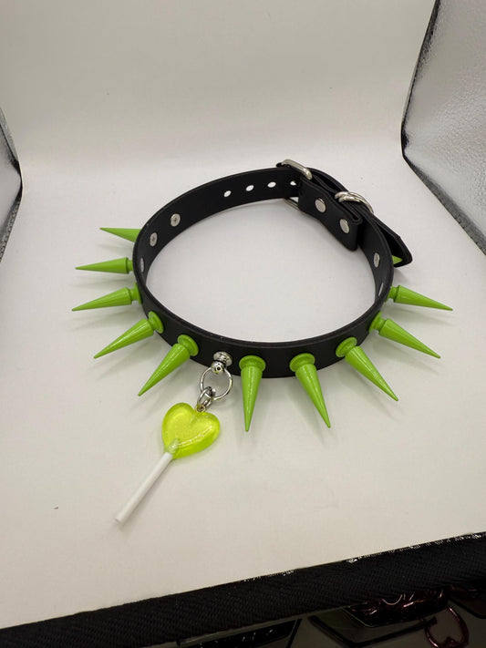 Lollipop Heart Choker // black & lime