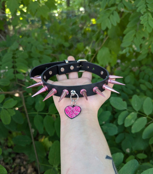 Faux Leather Choker "Spiderweb Heart"