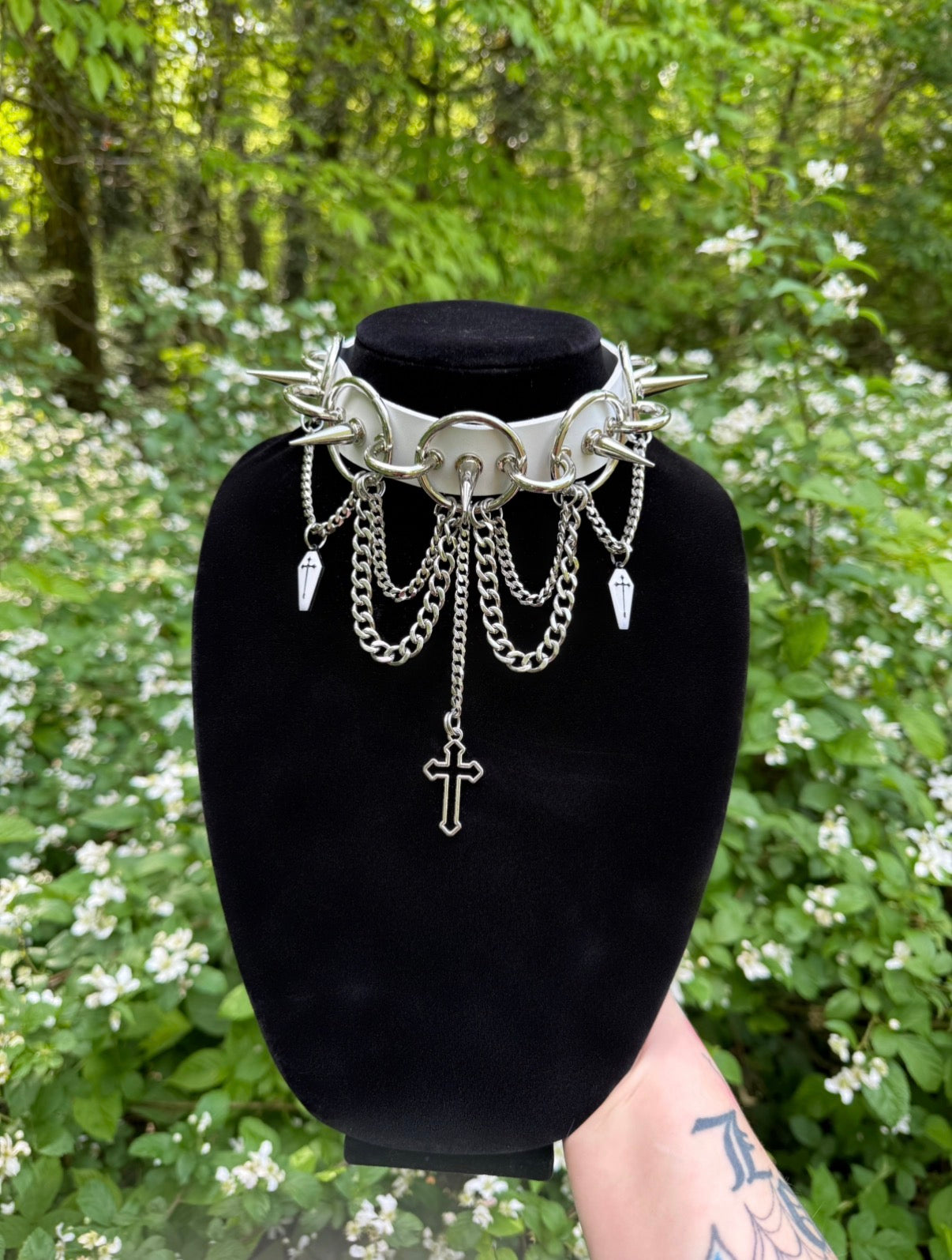“Eulogy” Collar — Black or White