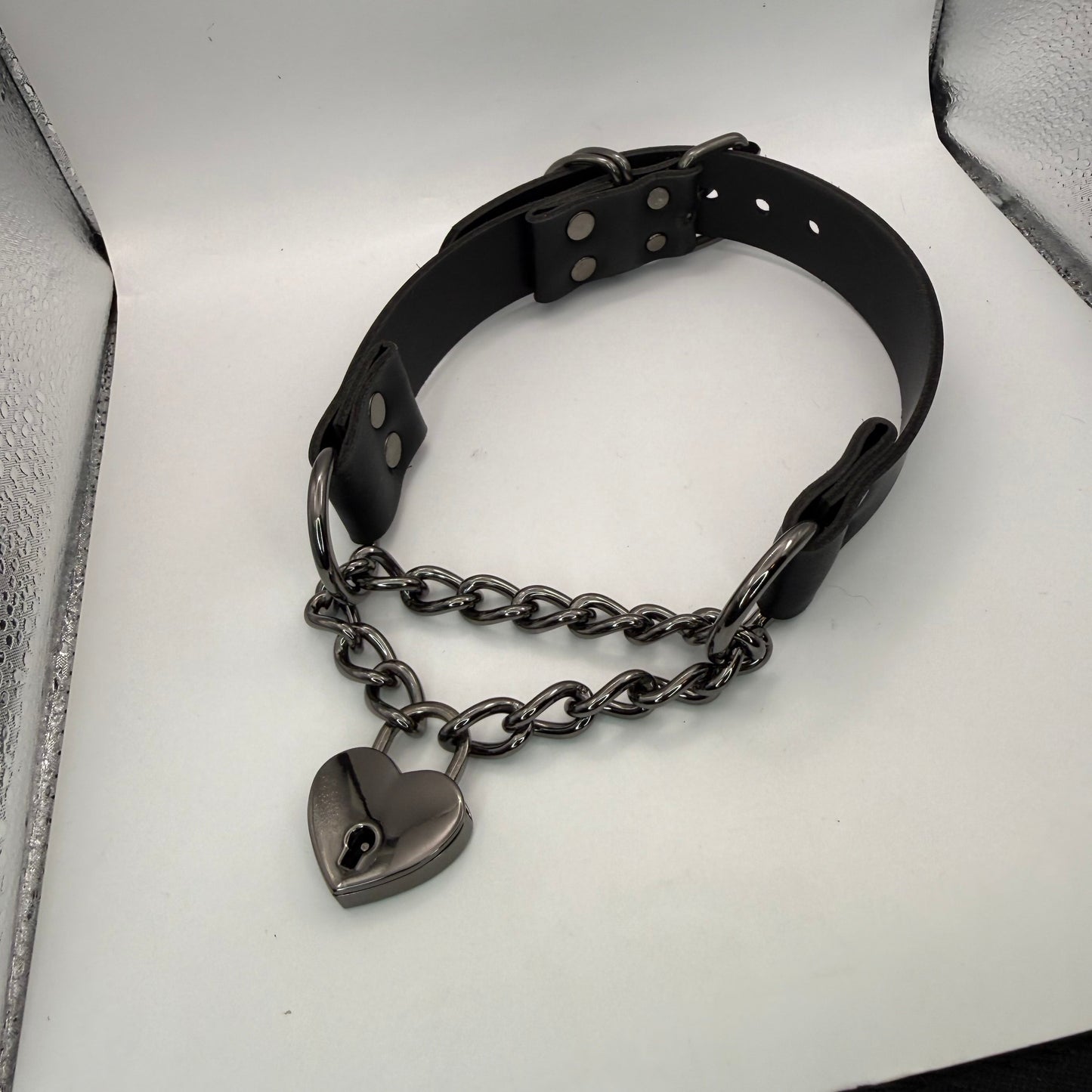 Padlock Chokers - Metallic Heart