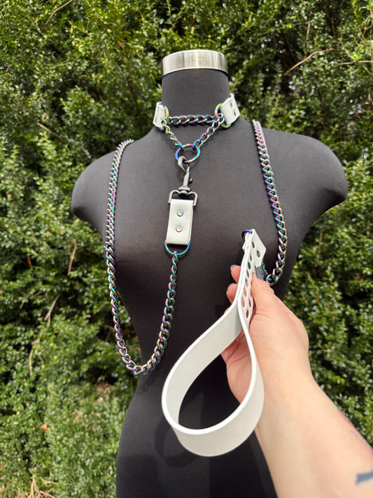 White // Rainbow Chain Leash