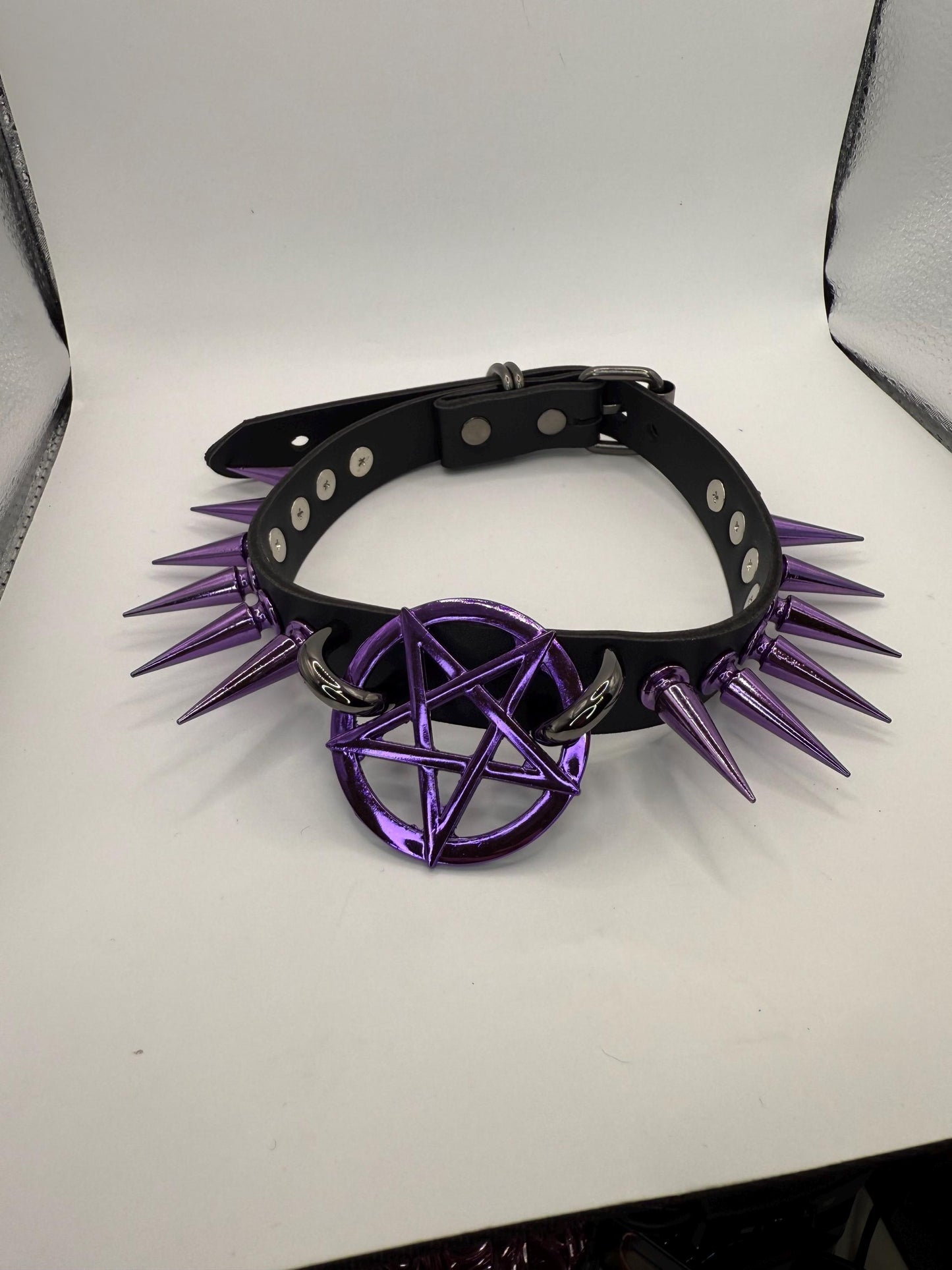 Thin Pentagram Spiked Choker