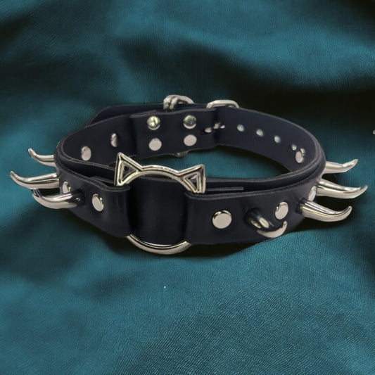 "Claws Out" Collar