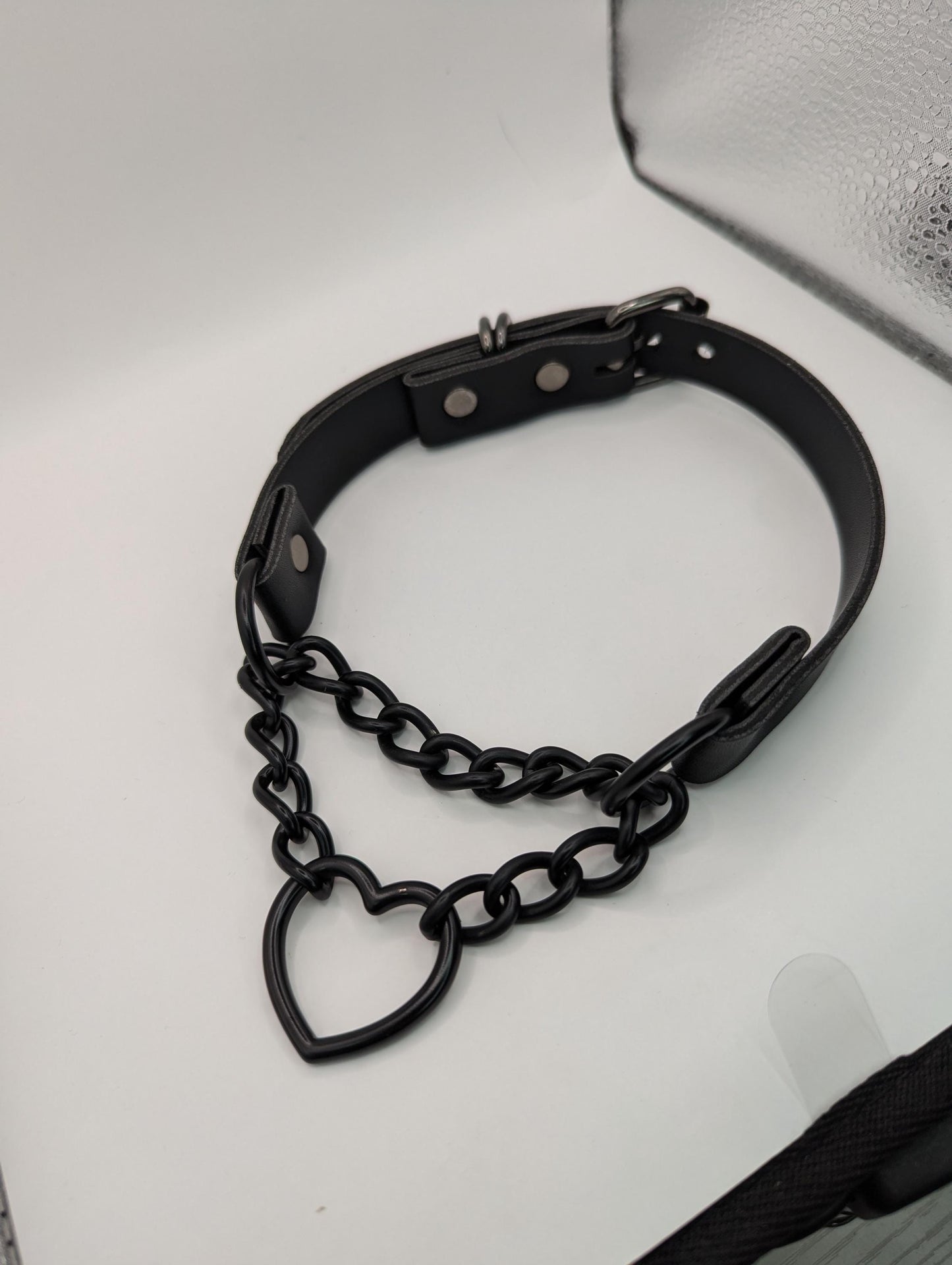 Black Heart Martingale Choker