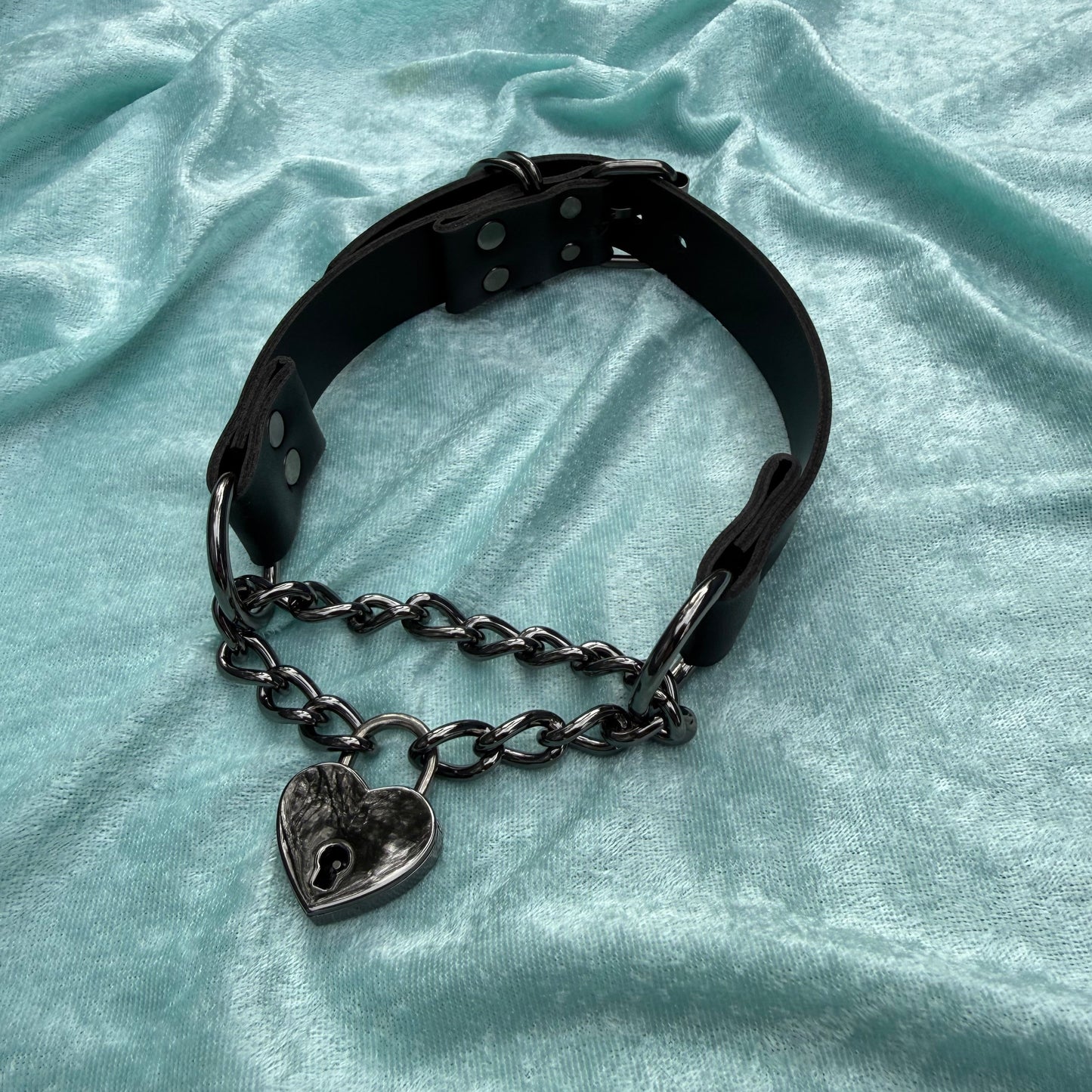 Padlock Chokers - Metallic Heart