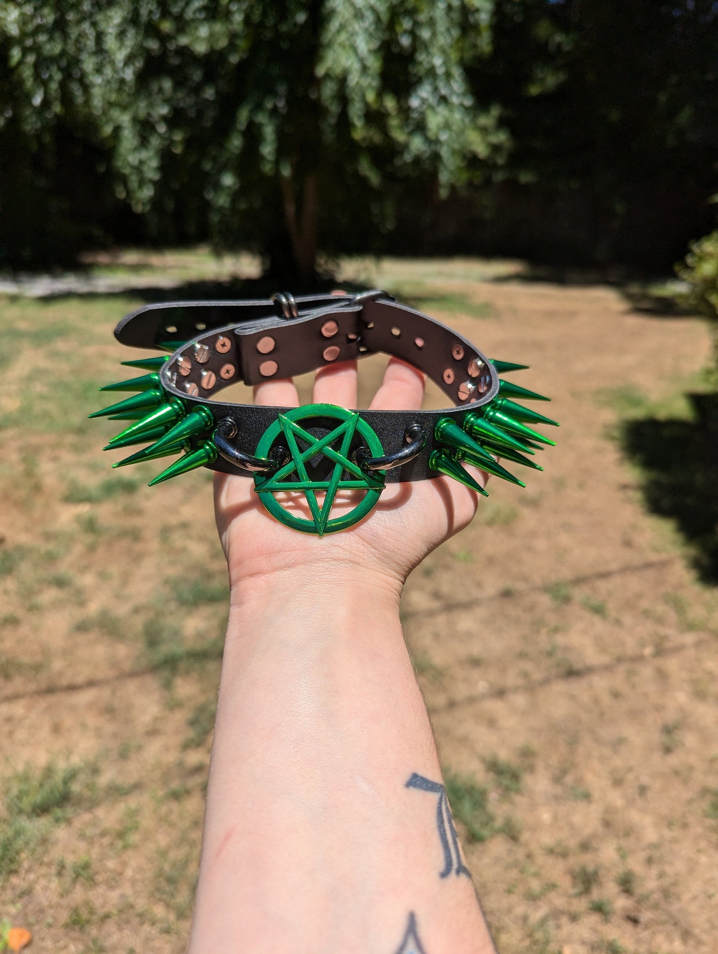 Green Pentagram Choker