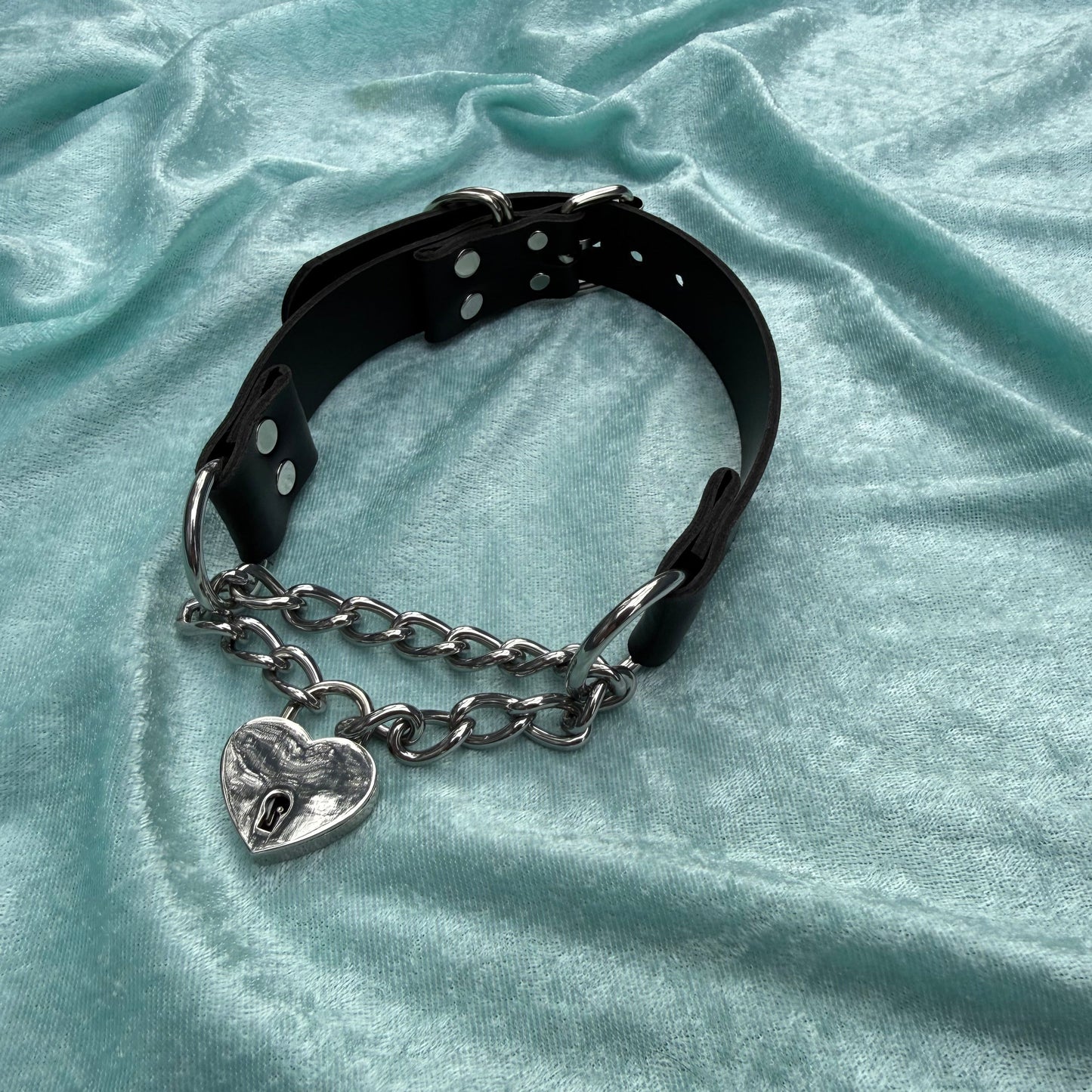 Padlock Chokers - Metallic Heart