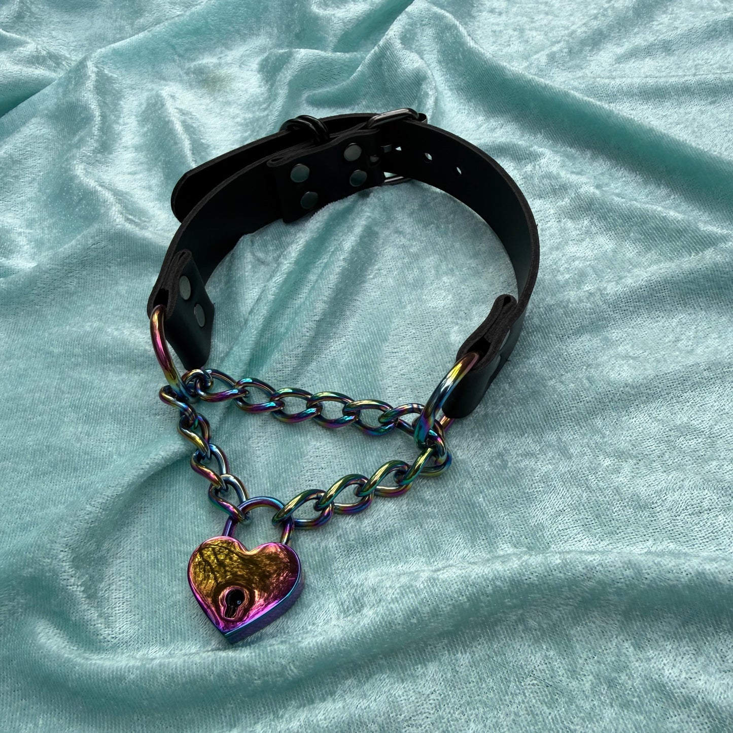 Padlock Chokers - Metallic Heart
