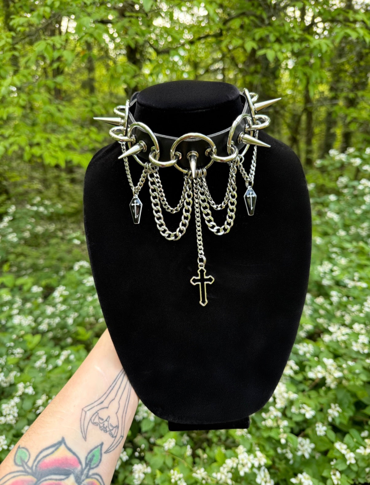 “Eulogy” Collar — Black or White