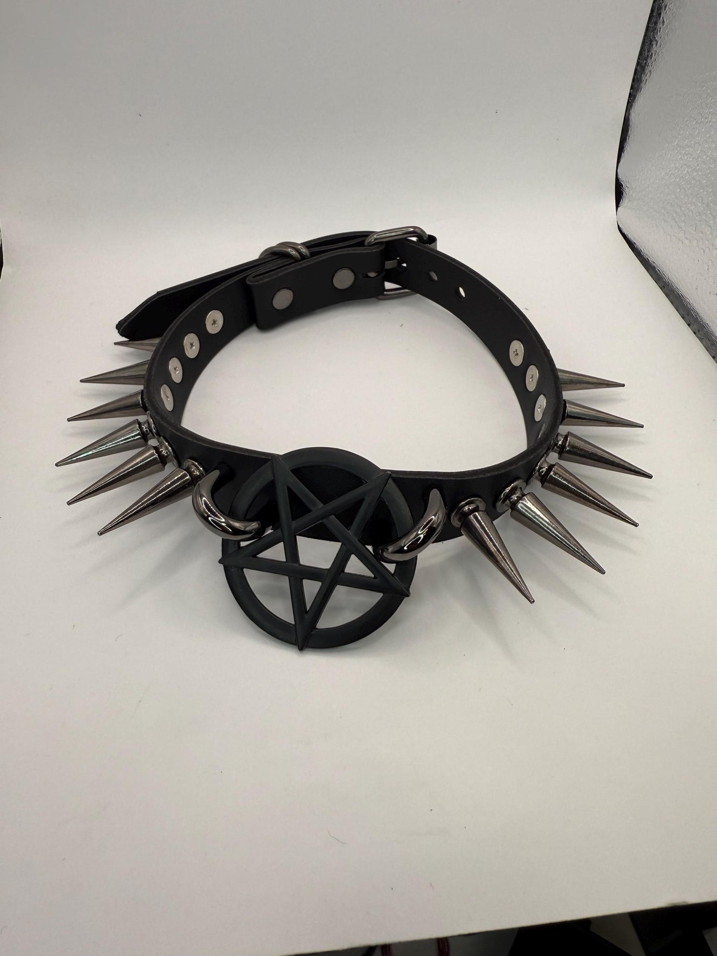 Thin Pentagram Spiked Choker